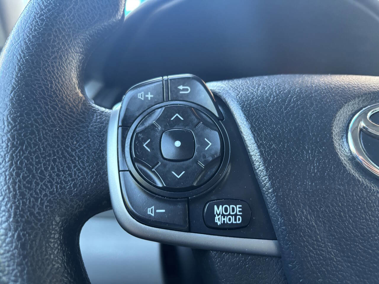 Used 2013 Toyota Camry LE image 10