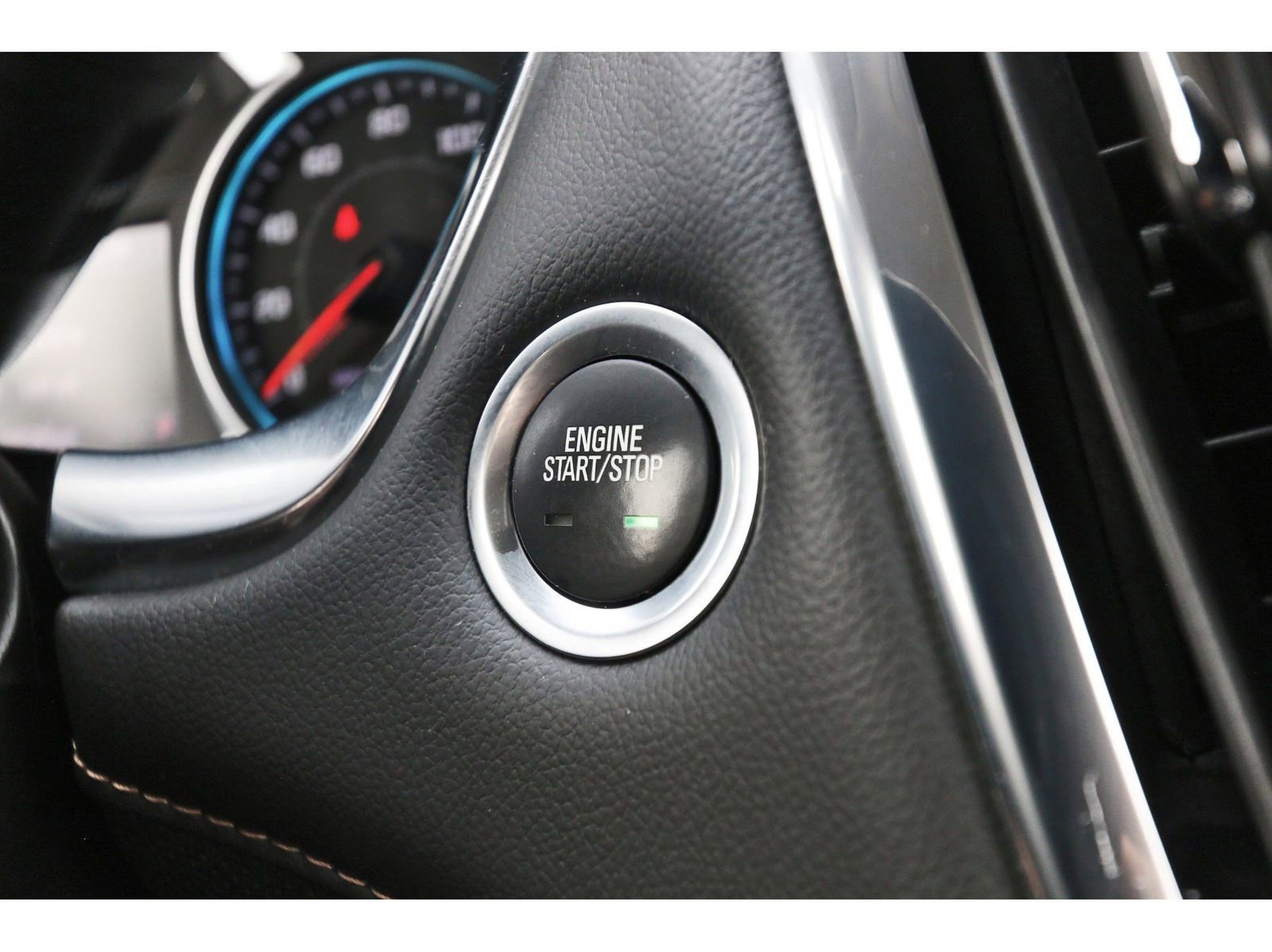 Used 2021 Chevrolet Traverse Premier w/ LPO, Floor Liner Package FWD image 30