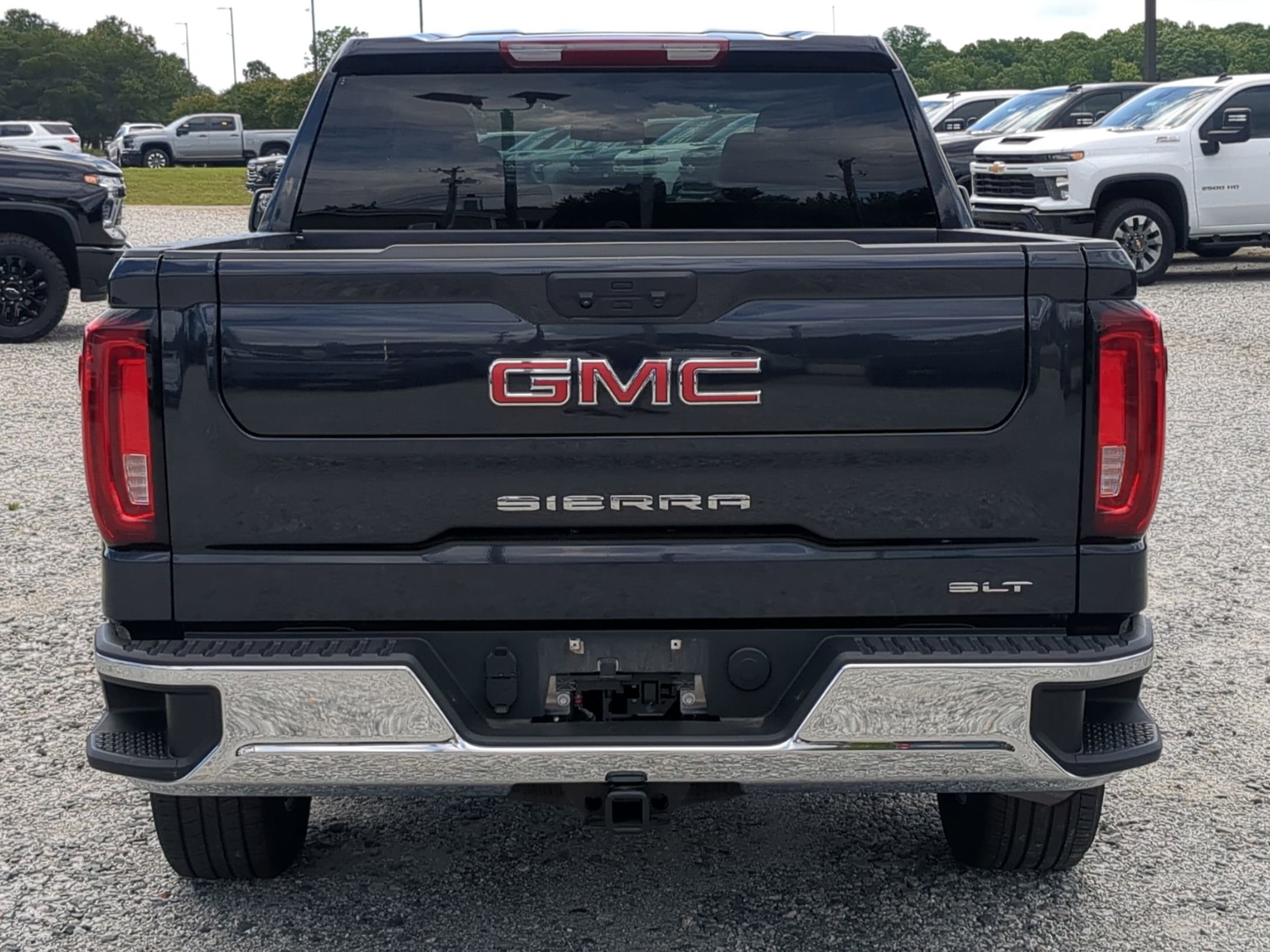 Certified 2025 GMC Sierra 1500 SLT RWD image 9