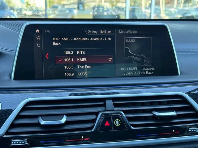 Used 2019 BMW 750i w/ Executive Package RWD image 23
