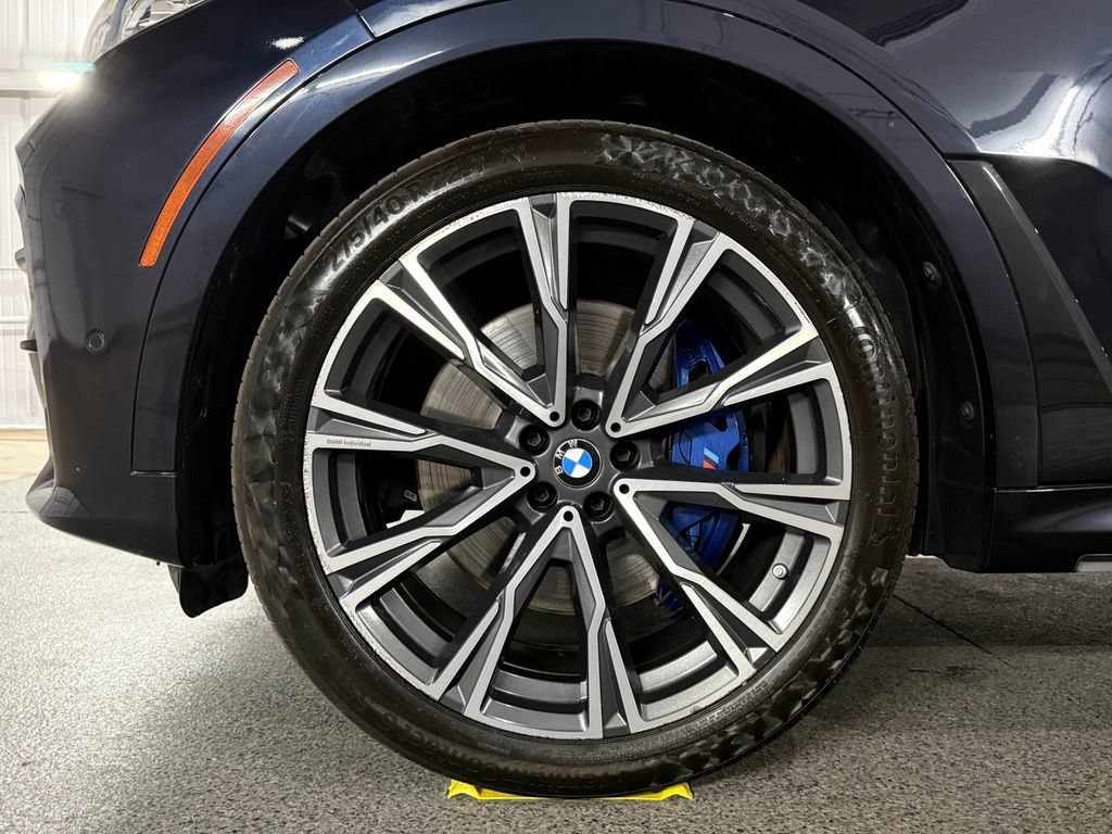 Used 2022 BMW X7 xDrive40i w/ M Sport Package AWD/4WD image 14