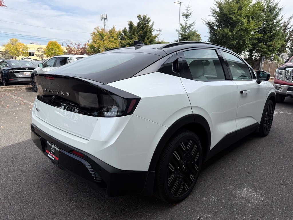 New 2026 Nissan Leaf Platinum+ w/ Cargo Package (Platinum+) FWD image 5