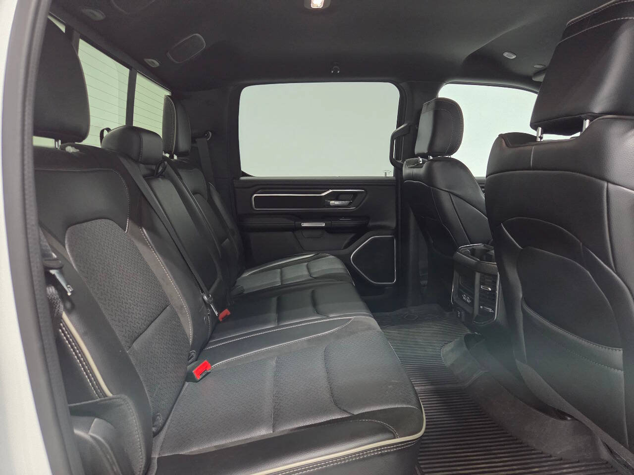 Used 2023 RAM 1500 Laramie AWD/4WD image 18