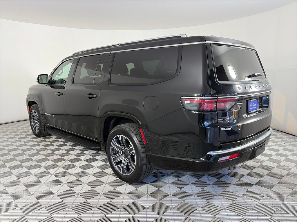 Used 2024 Jeep Wagoneer L Series II w/ Flexible Seating Group AWD/4WD image 5