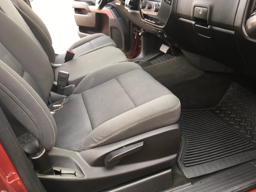 Used 2018 Chevrolet Silverado 1500 LT w/ All Star Edition AWD/4WD image 30