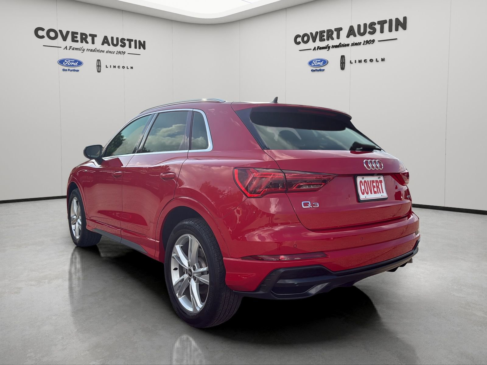 Used 2022 Audi Q3 2.0T Premium w/ Convenience Package AWD/4WD image 3