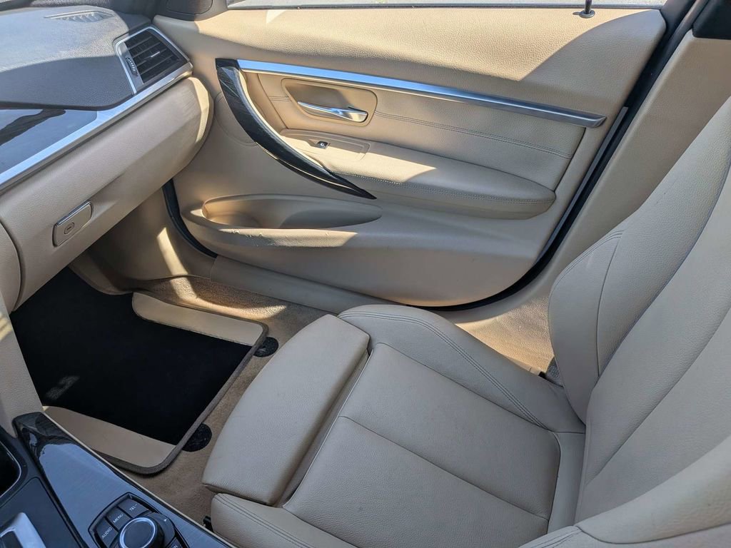 Used 2016 BMW 328i Sedan RWD image 16