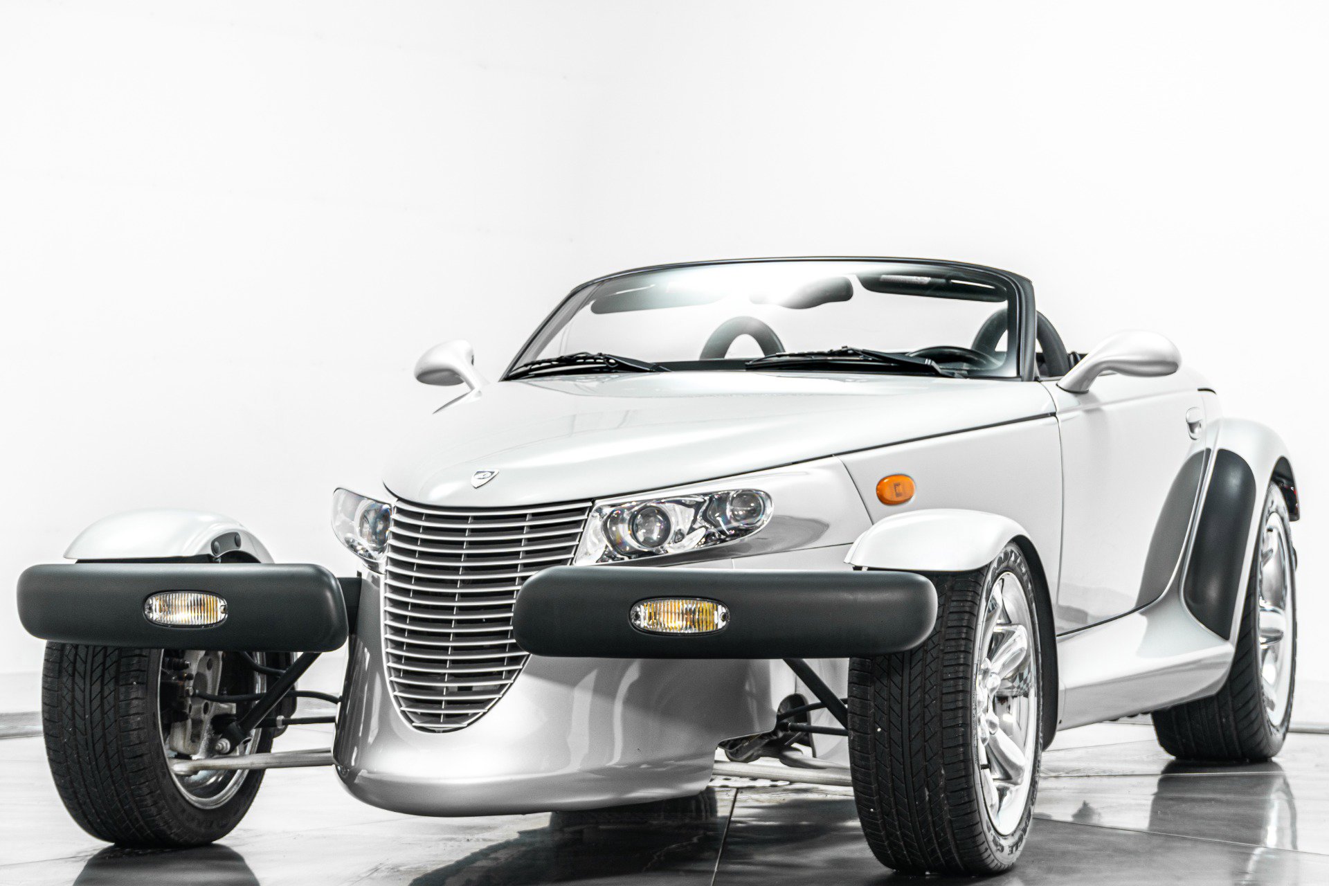 Used 2000 Plymouth Prowler image 5