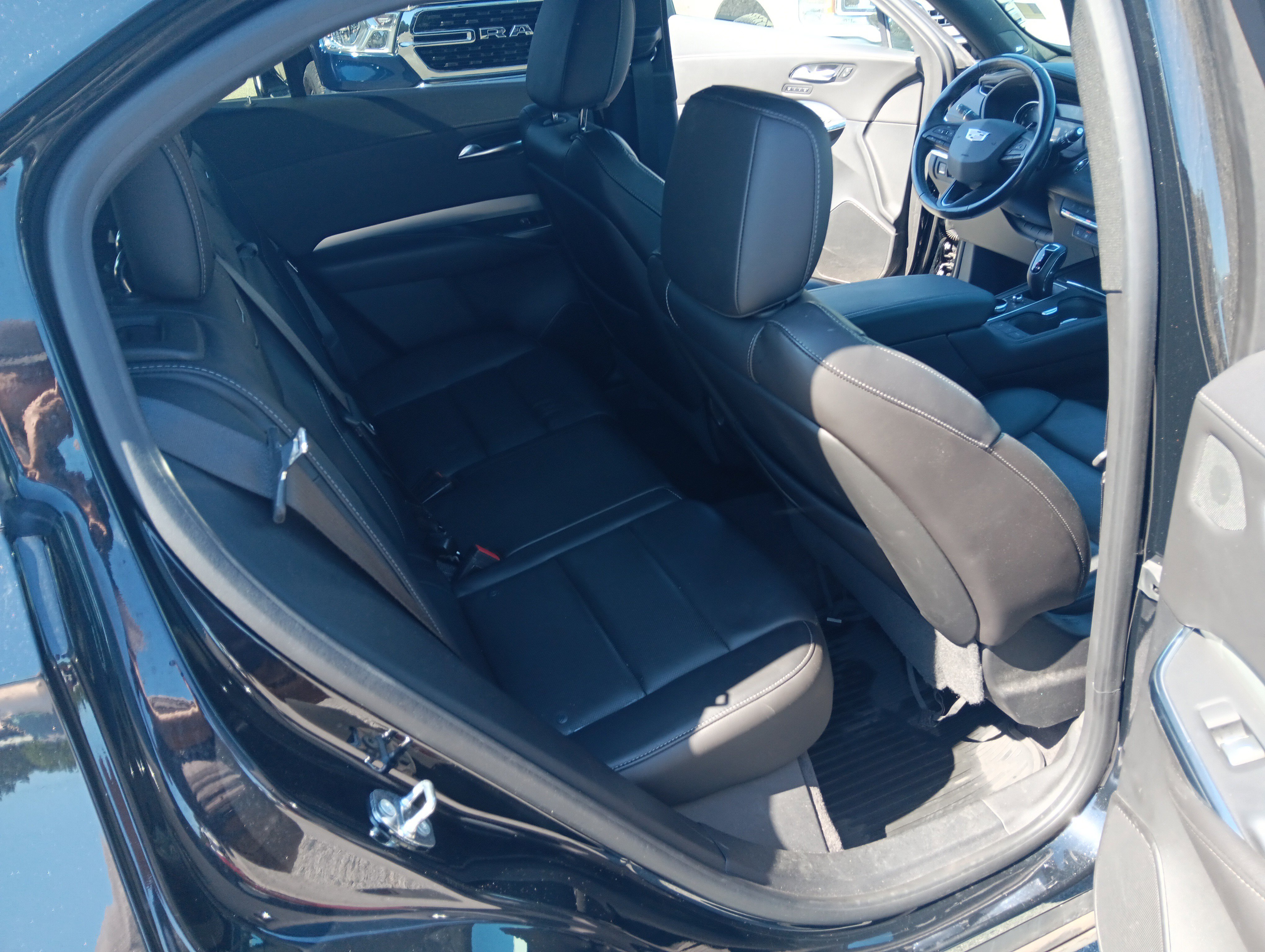 Used 2019 Cadillac XT4 Premium Luxury FWD image 18