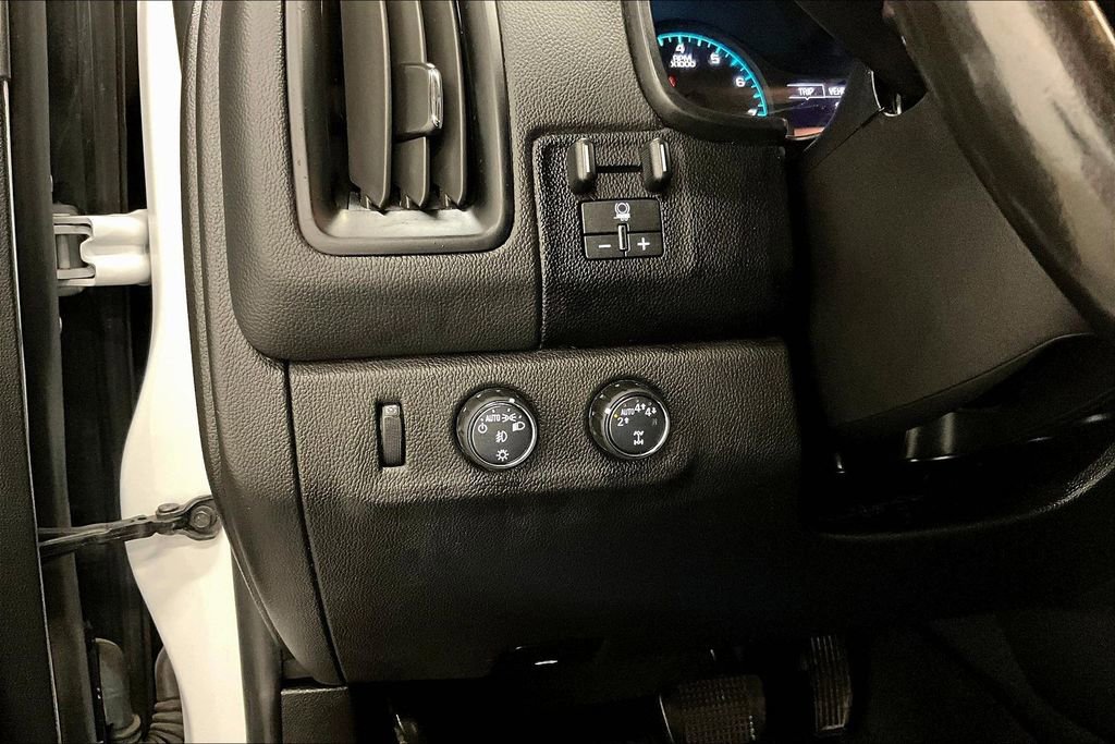 Used 2022 Chevrolet Colorado LT w/ Trail Boss Package AWD/4WD image 16