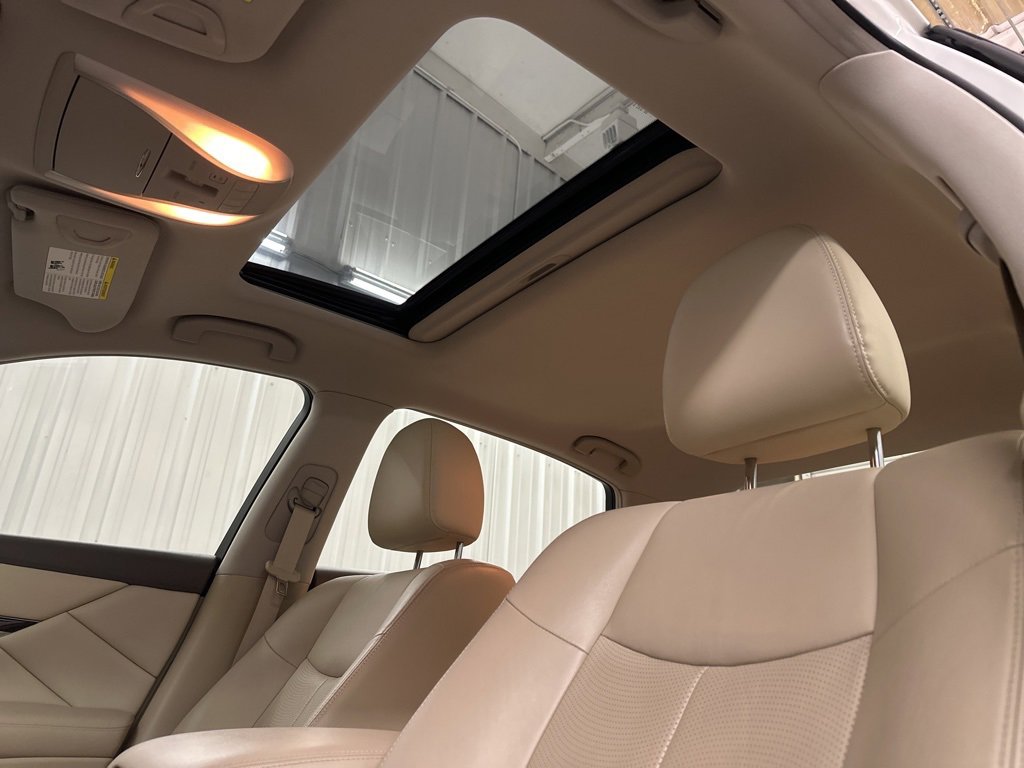 Used 2015 INFINITI Q70 L 3.7 image 12