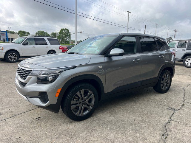 Used 2022 Kia Seltos LX image 11