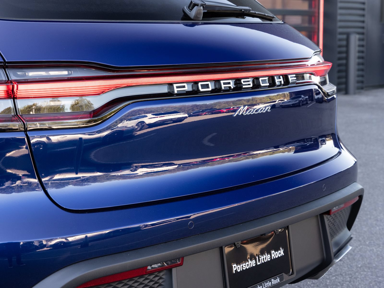Certified 2026 Porsche Macan AWD/4WD image 12