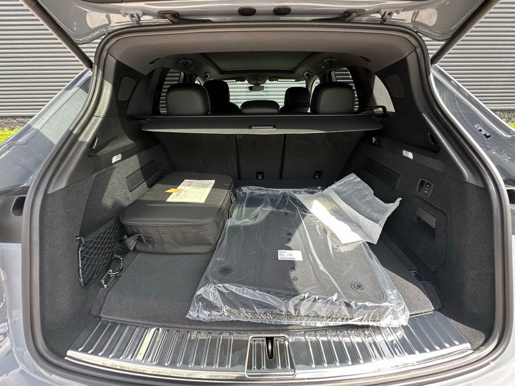 Certified 2025 Porsche Cayenne S AWD/4WD image 36