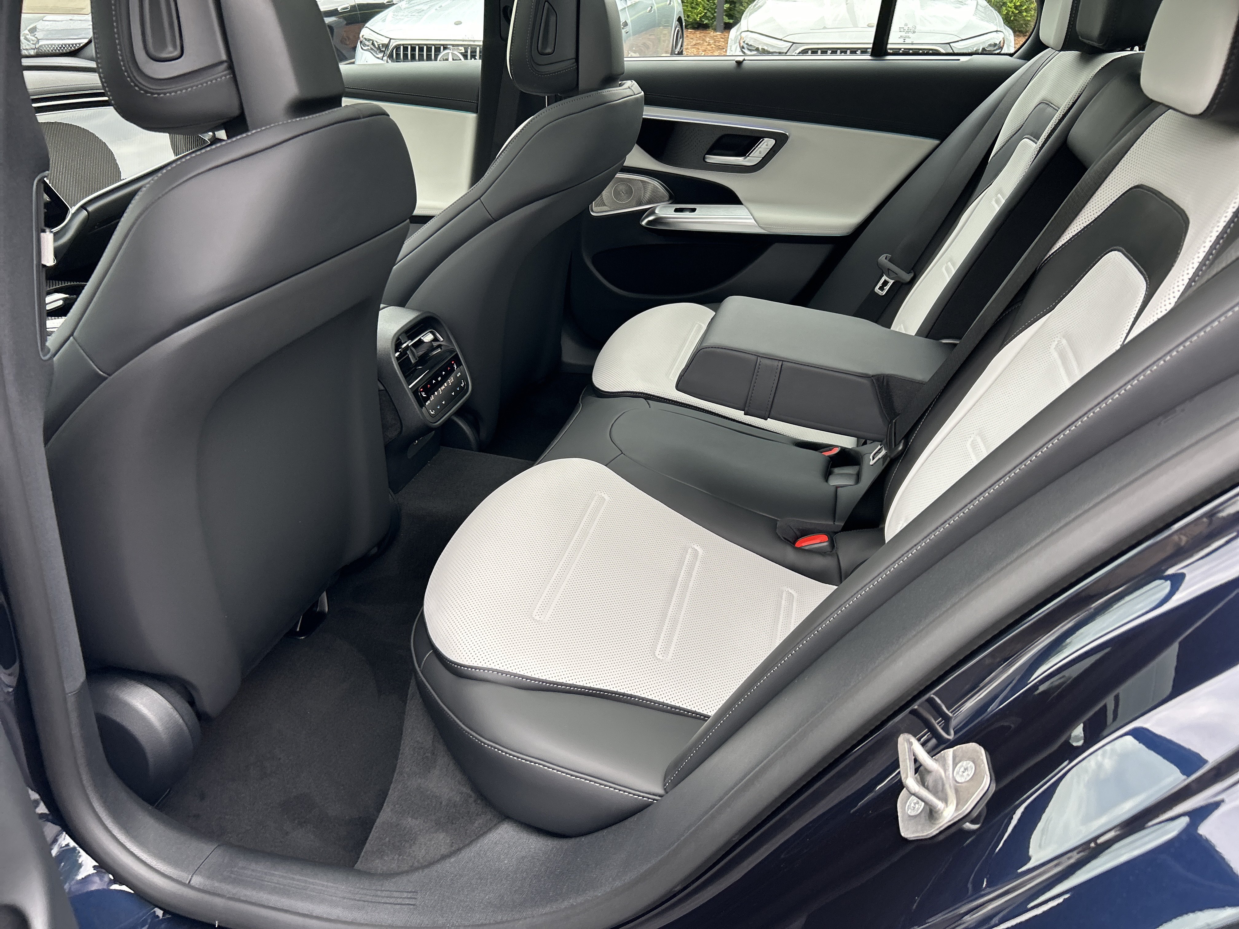 New 2027 Mercedes-Benz E 53 AMG e 4MATIC Sedan image 36