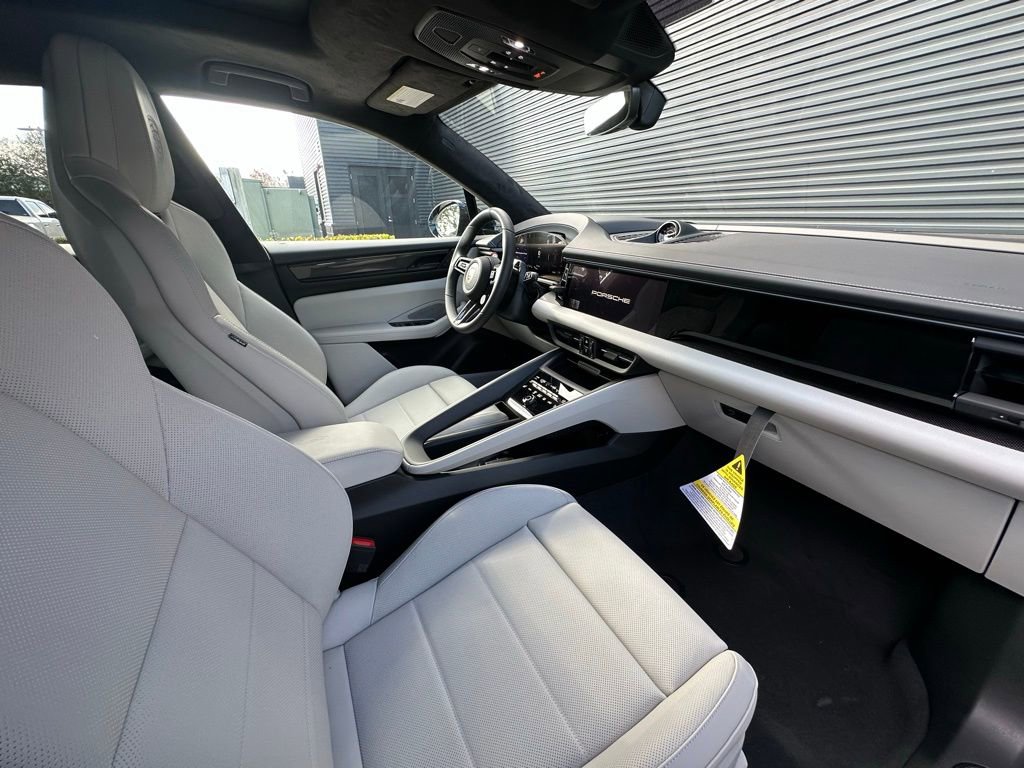 Used 2026 Porsche Macan GTS Electric AWD/4WD image 42