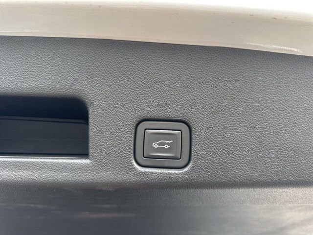 Used 2024 GMC Acadia AT4 image 19