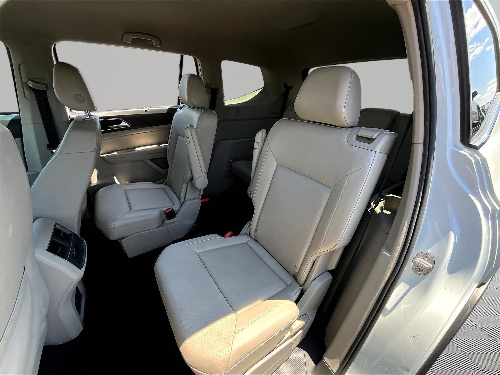 Used 2018 Volkswagen Atlas SE AWD/4WD image 22