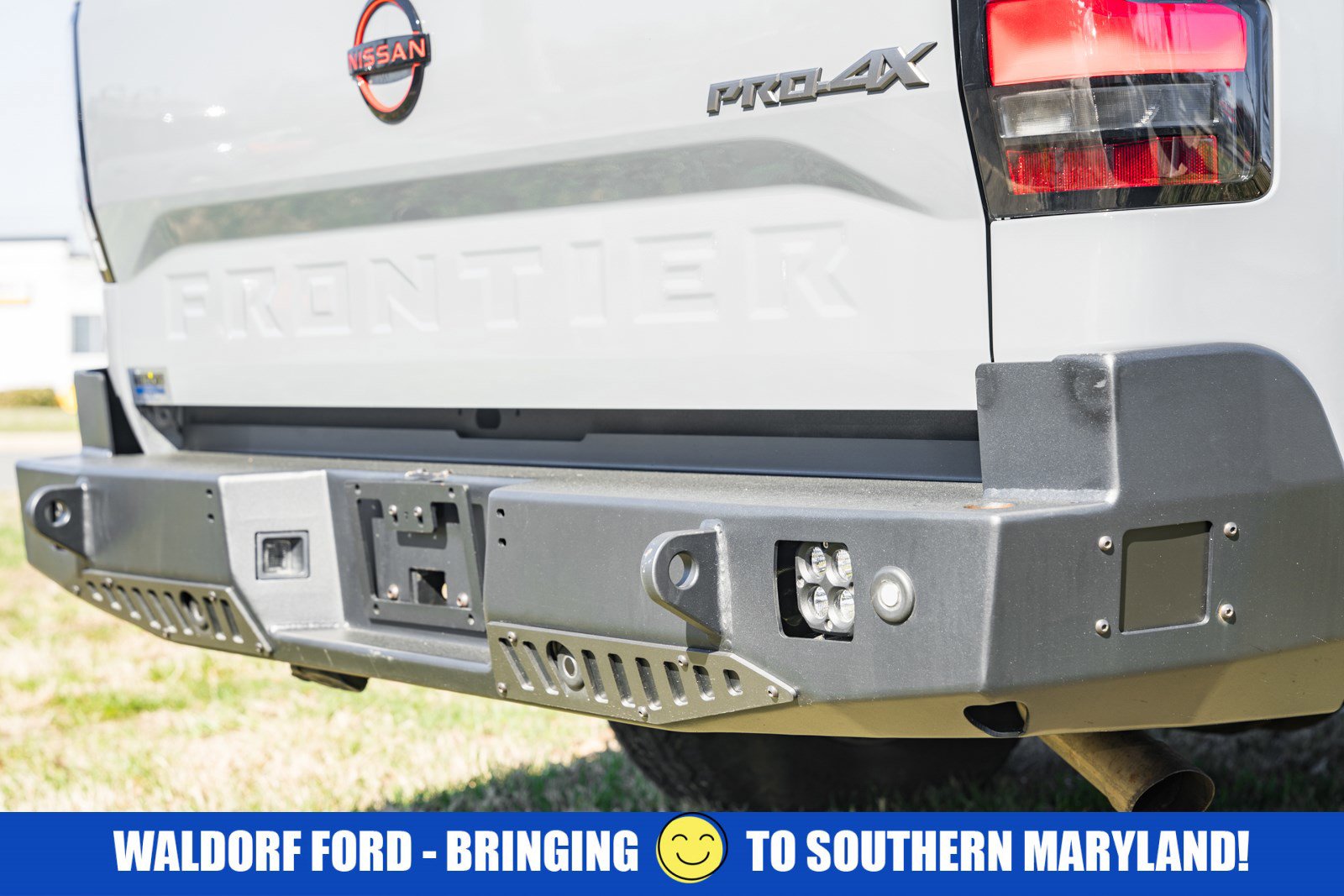 Used 2023 Nissan Frontier PRO-4X w/ Pro Convenience Package image 8