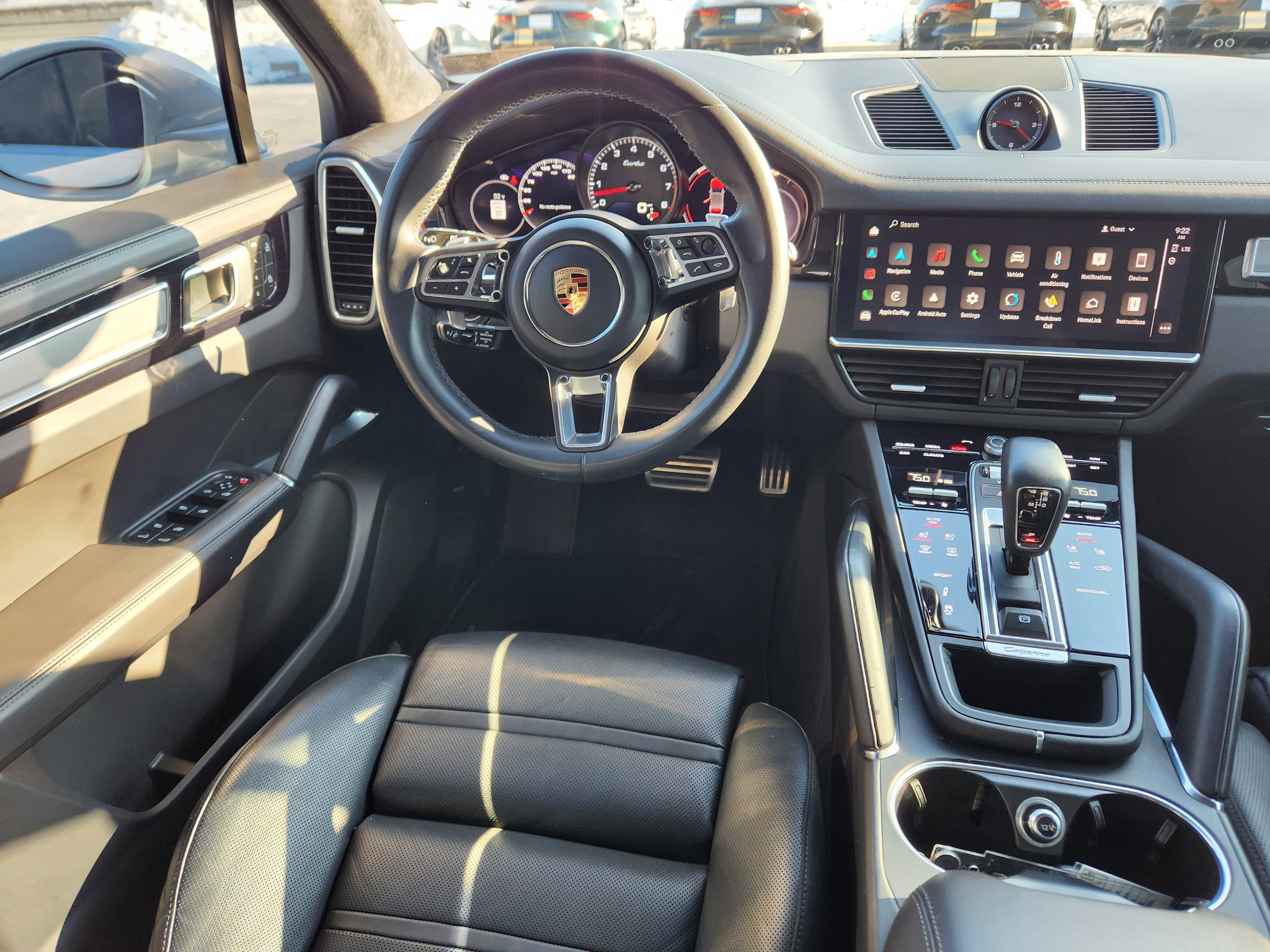 Used 2023 Porsche Cayenne Turbo AWD/4WD image 4