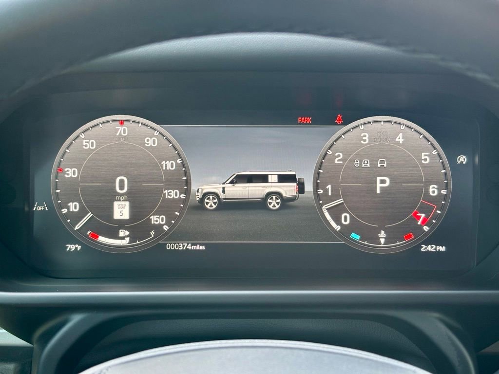 Used 2025 Land Rover Defender 130 V8 image 3