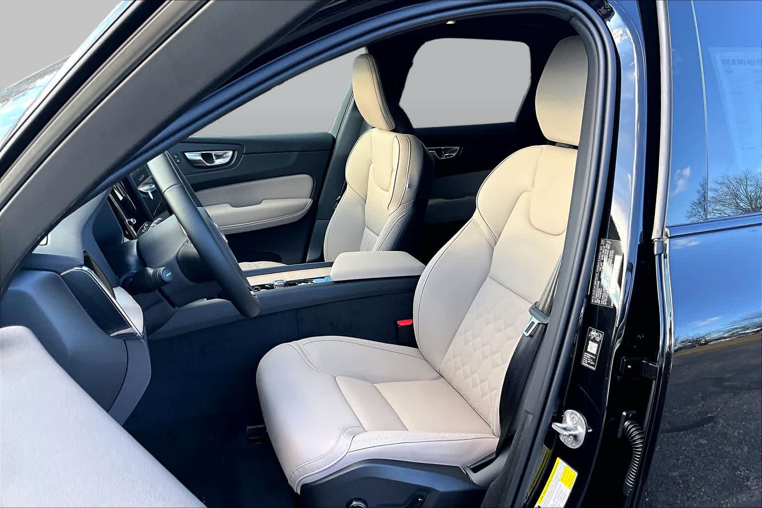 New 2026 Volvo XC60 B5 Plus w/ Protection Package Premier AWD/4WD image 13