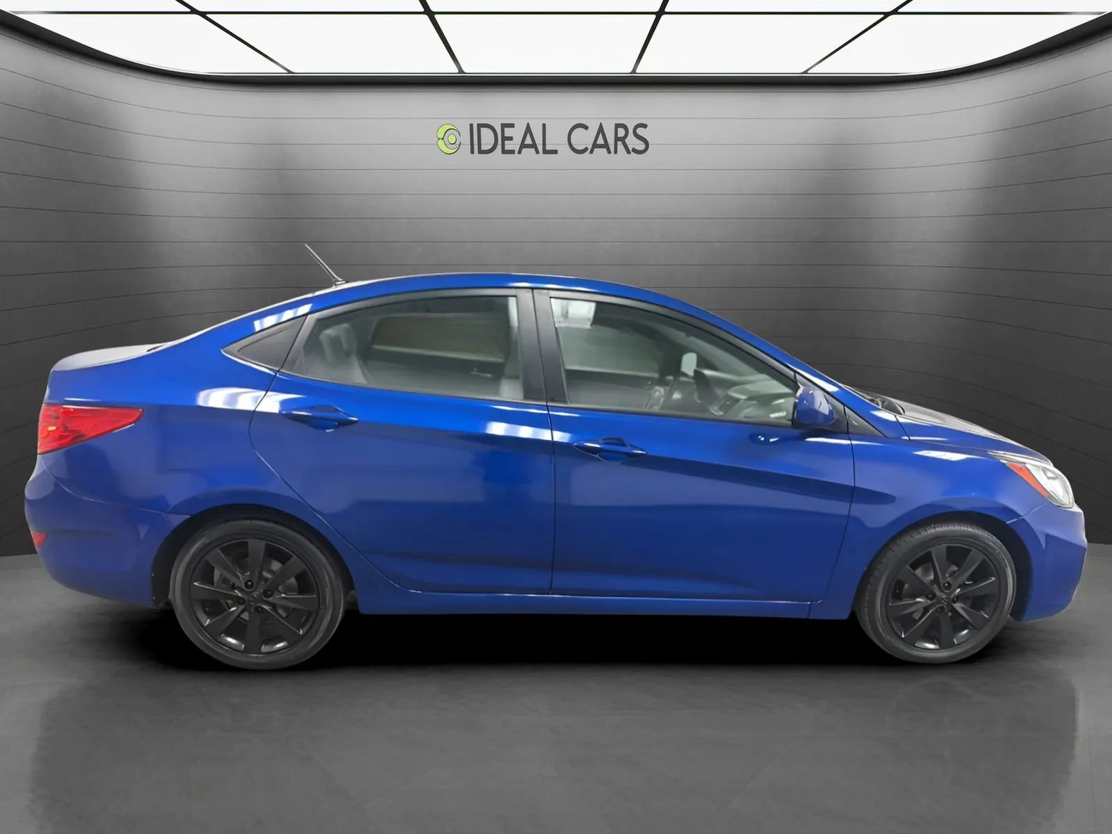 Used 2012 Hyundai Accent GLS w/ Premium Pkg 3 FWD image 4