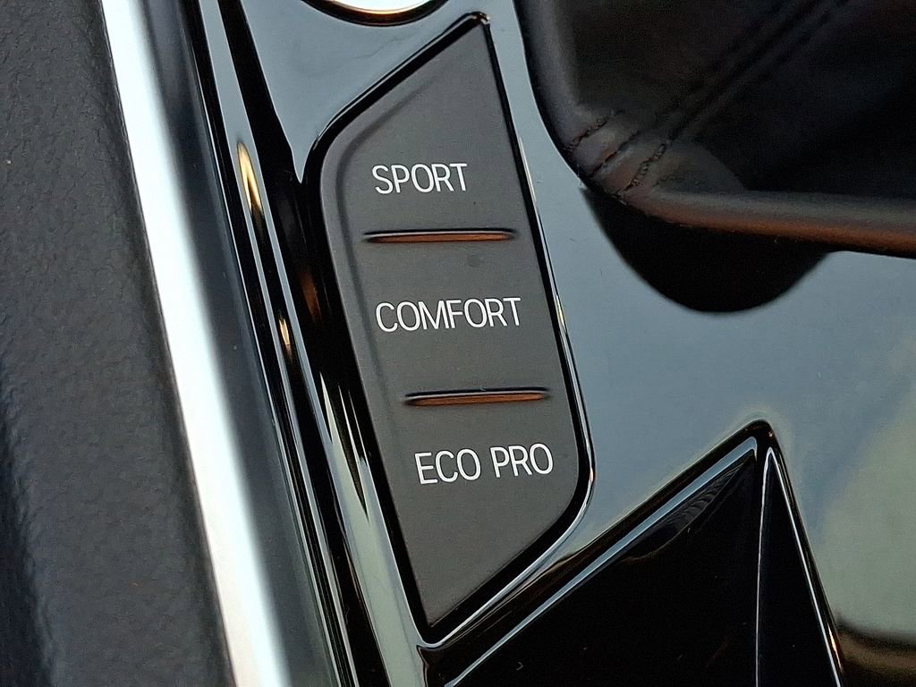 Used 2025 BMW Z4 M40i w/ Edition image 21