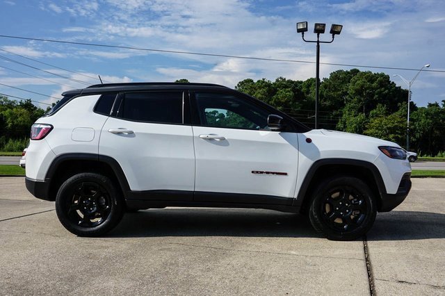 Used 2023 Jeep Compass Trailhawk image 3