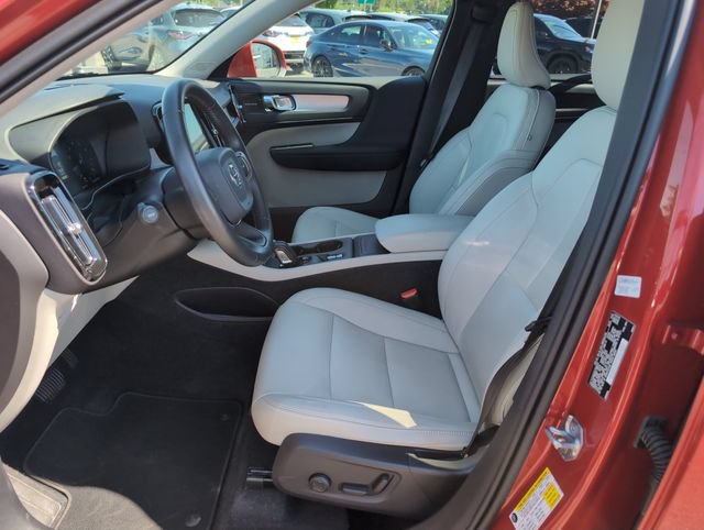 Used 2020 Volvo XC40 T5 Momentum AWD/4WD image 16