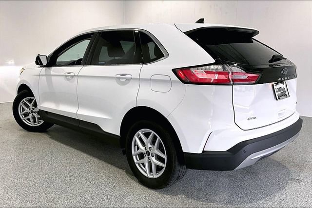 Used 2023 Ford Edge SEL w/ Convenience Package image 4