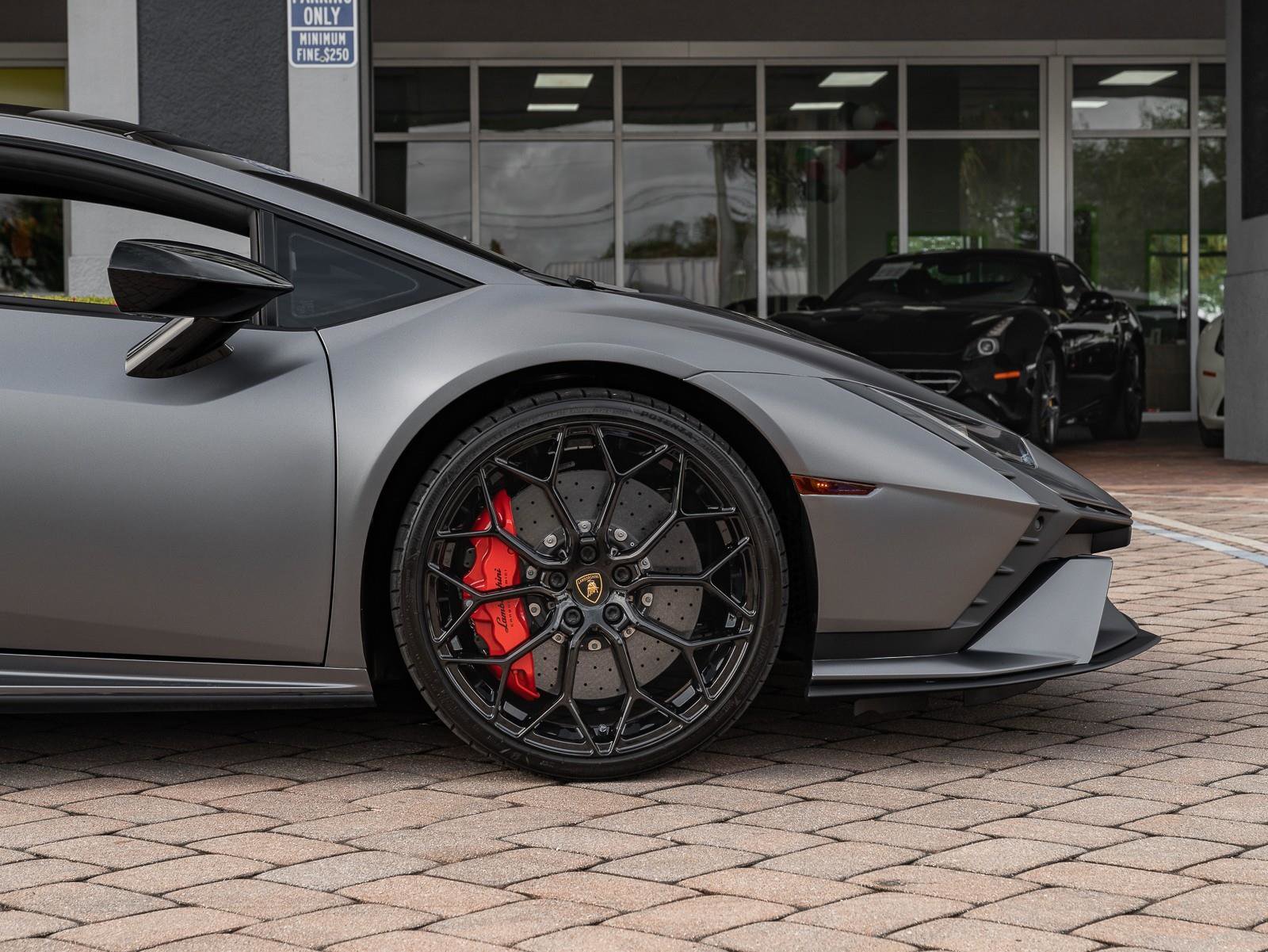 Used 2024 Lamborghini Huracan Tecnica image 36