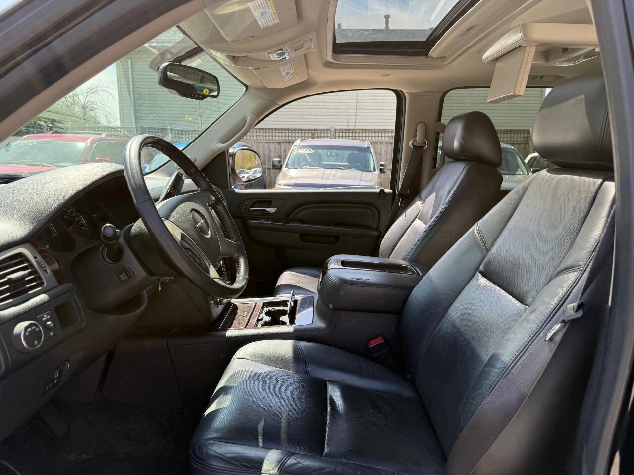 Used 2012 GMC Yukon XL Denali image 12