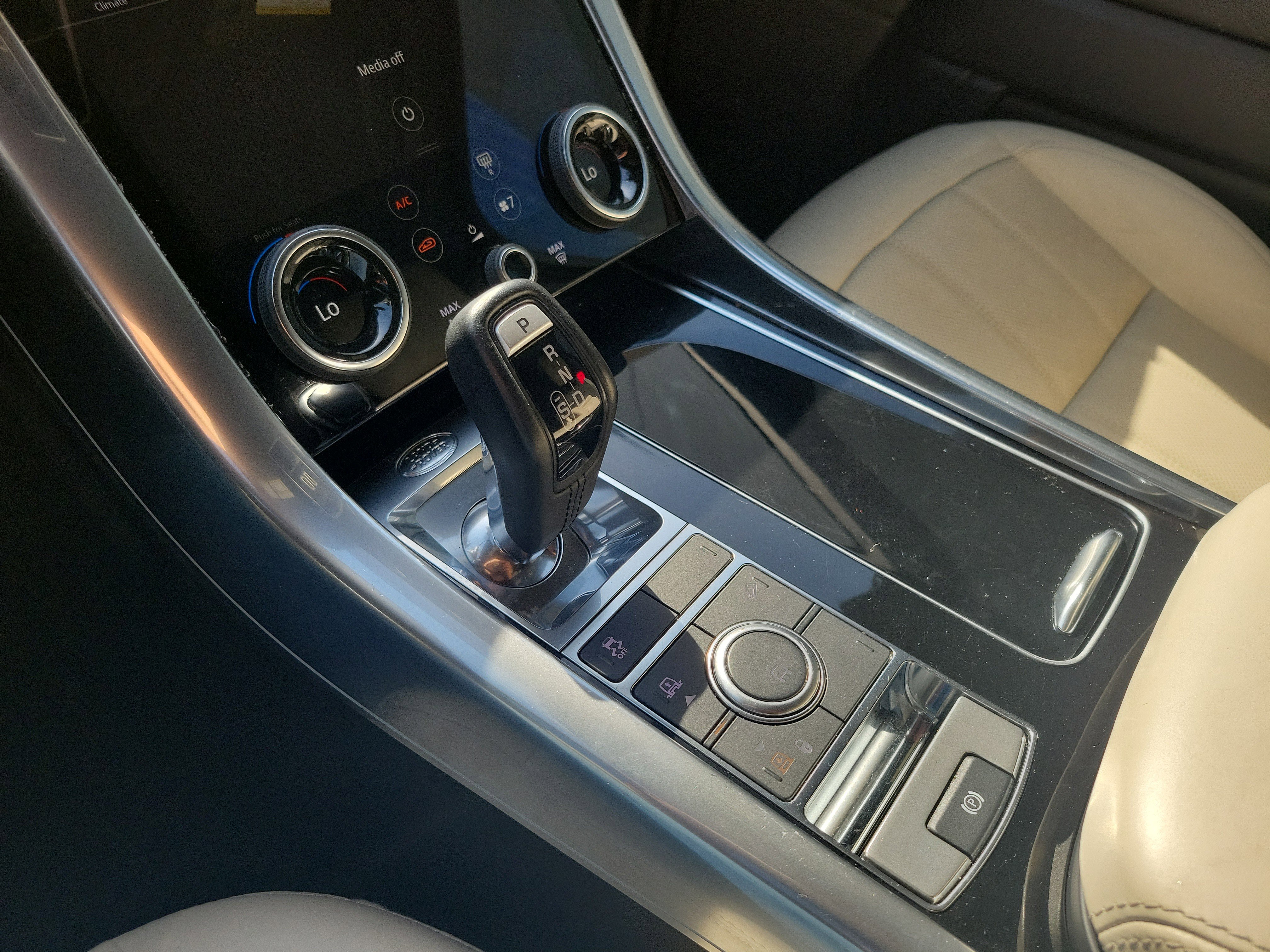 Used 2019 Land Rover Range Rover Sport HSE image 31