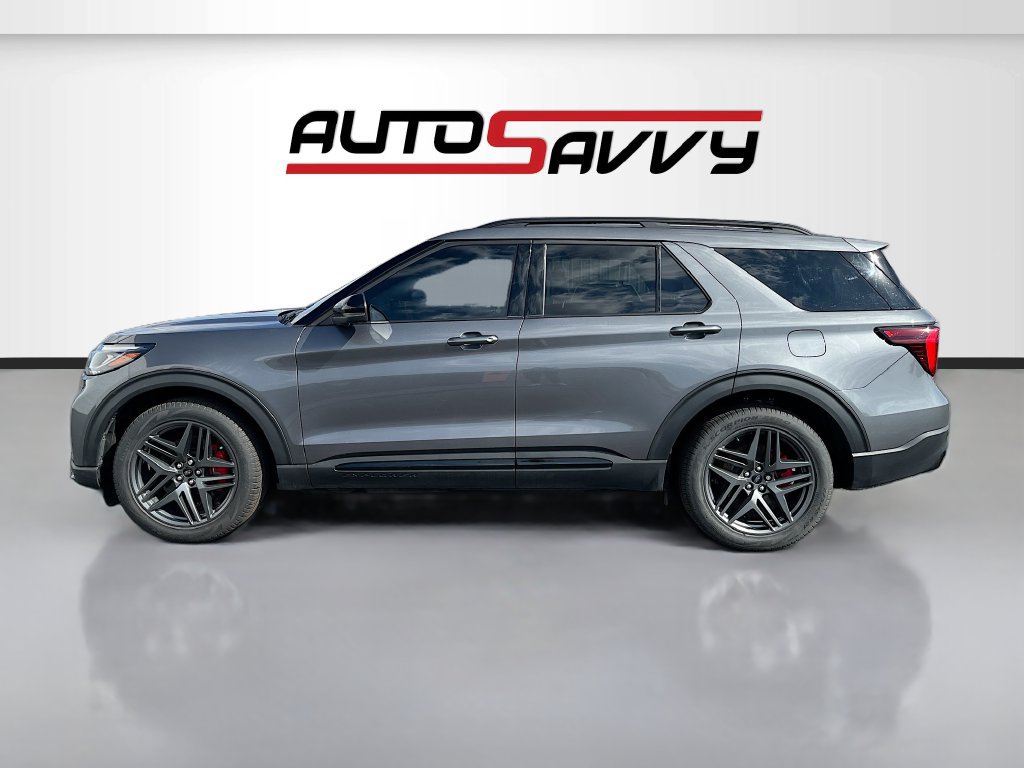 Used 2025 Ford Explorer ST AWD/4WD image 4