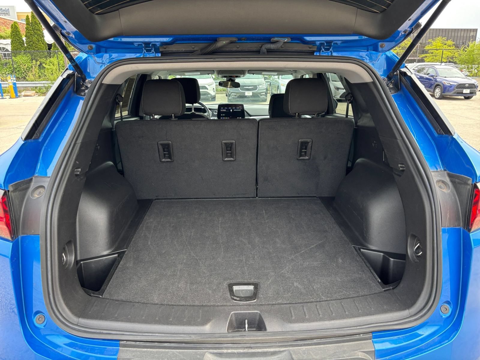 Used 2025 Chevrolet Blazer LT FWD image 32