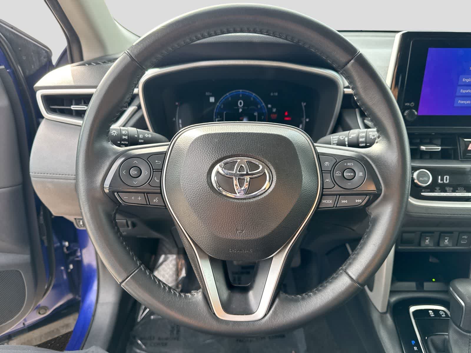 Used 2025 Toyota Corolla Cross XLE FWD image 29