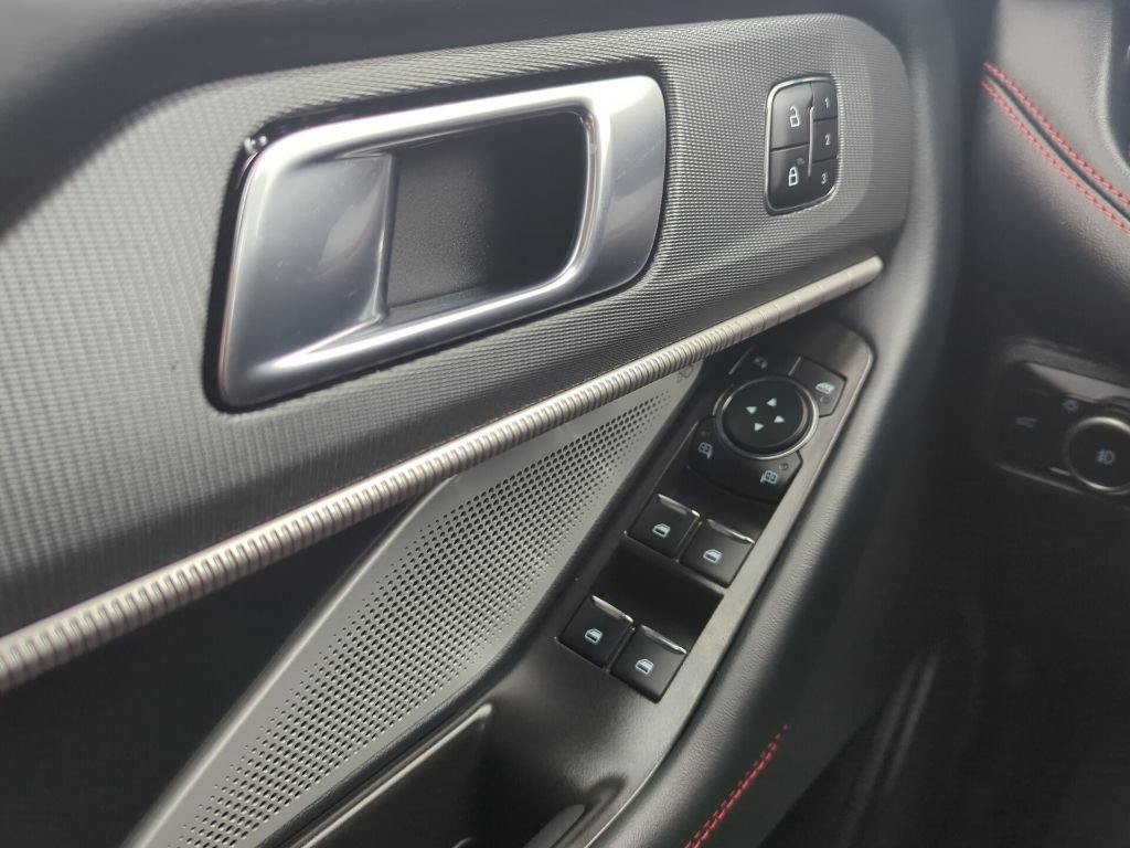 Certified 2025 Ford Explorer ST AWD/4WD image 18