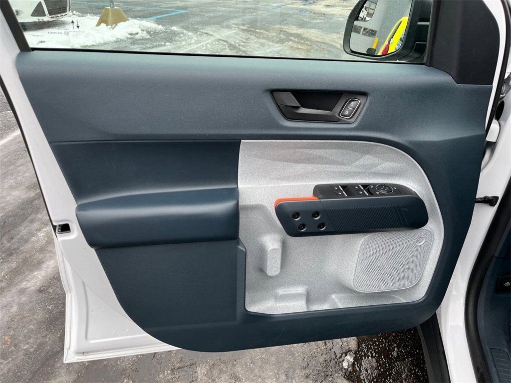 Used 2022 Ford Maverick XLT image 18