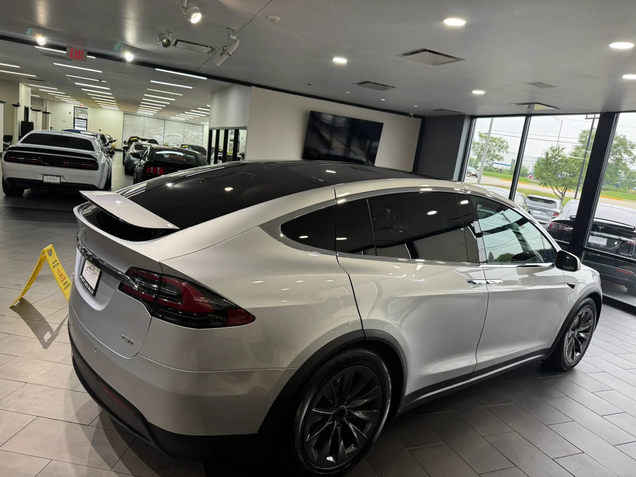 Used 2018 Tesla Model X 75D AWD/4WD image 4