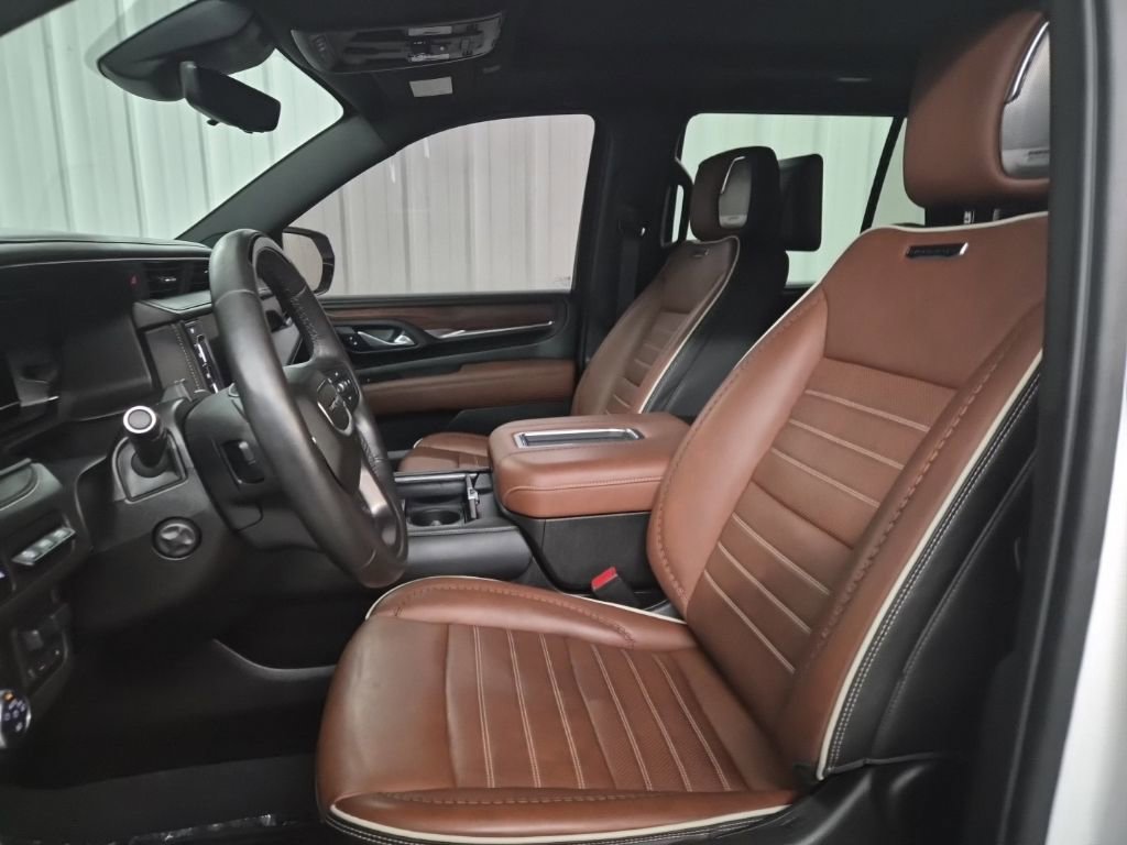 Used 2023 GMC Yukon Denali Ultimate image 13