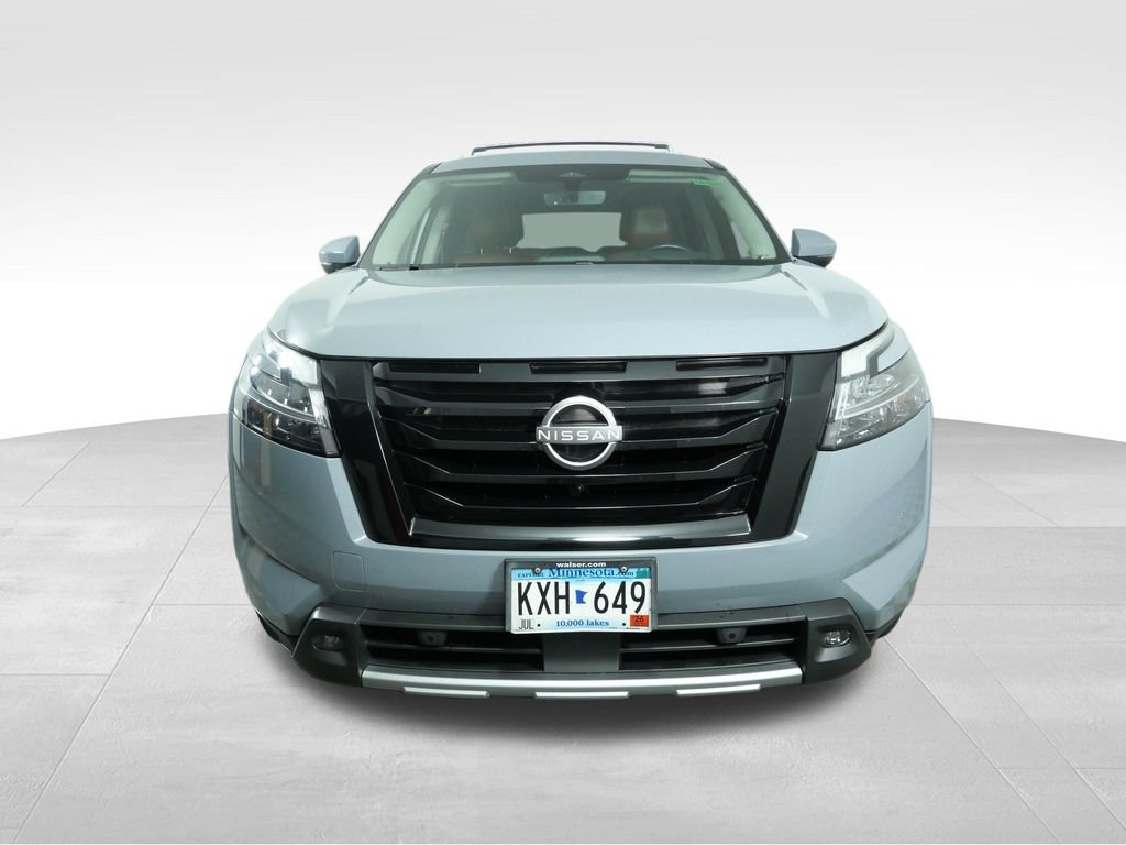Used 2023 Nissan Pathfinder Platinum AWD/4WD image 3