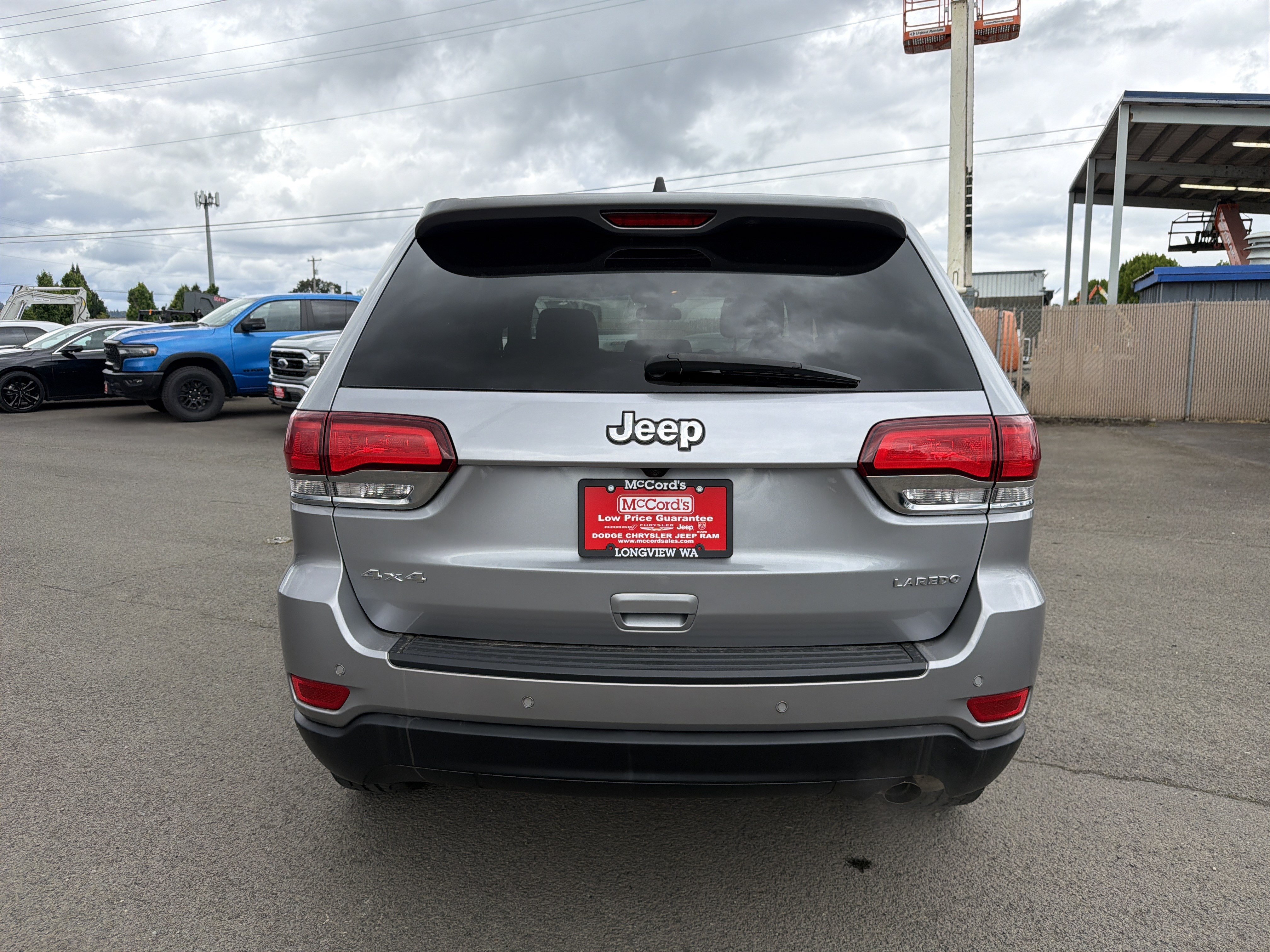 Used 2021 Jeep Grand Cherokee Laredo w/ Security & Convenience Group AWD/4WD image 4