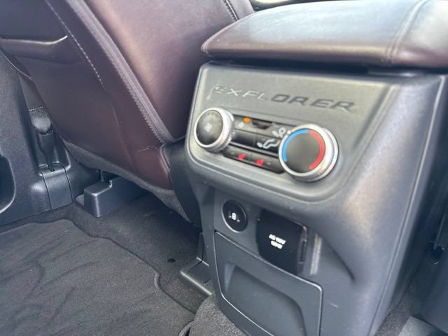 Used 2025 Ford Explorer Platinum w/ LUX Leather Package AWD/4WD image 9