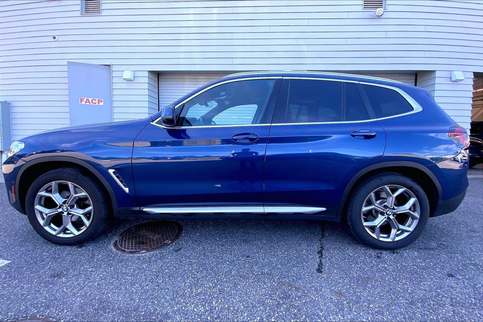 Used 2024 BMW X3 xDrive30i w/ Convenience Package AWD/4WD image 2