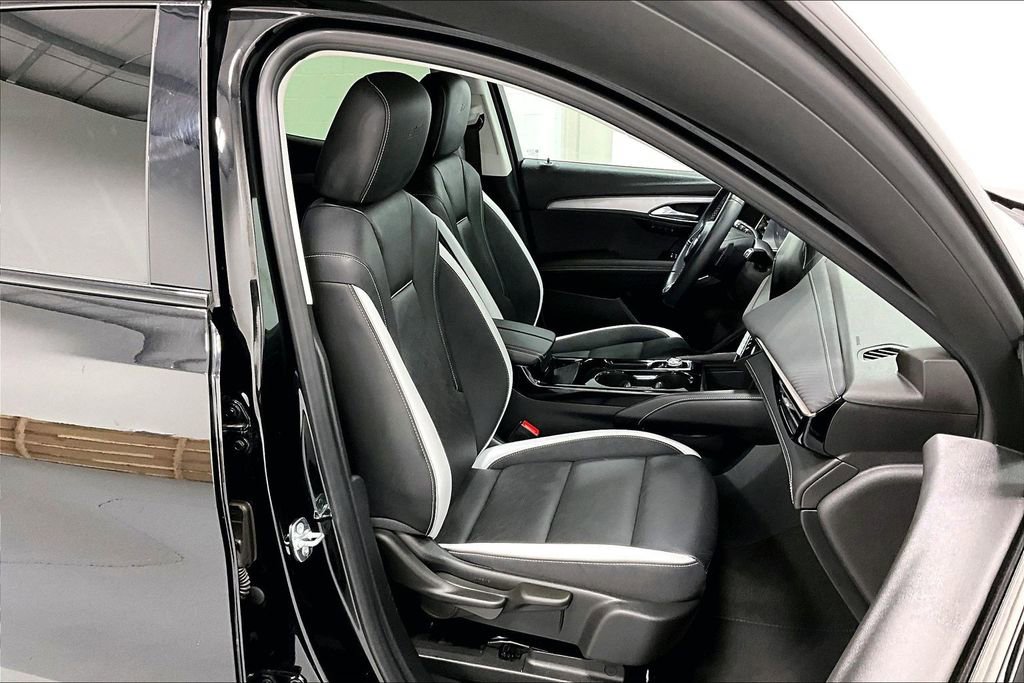 Used 2025 Buick Envision Sport Touring AWD/4WD image 10