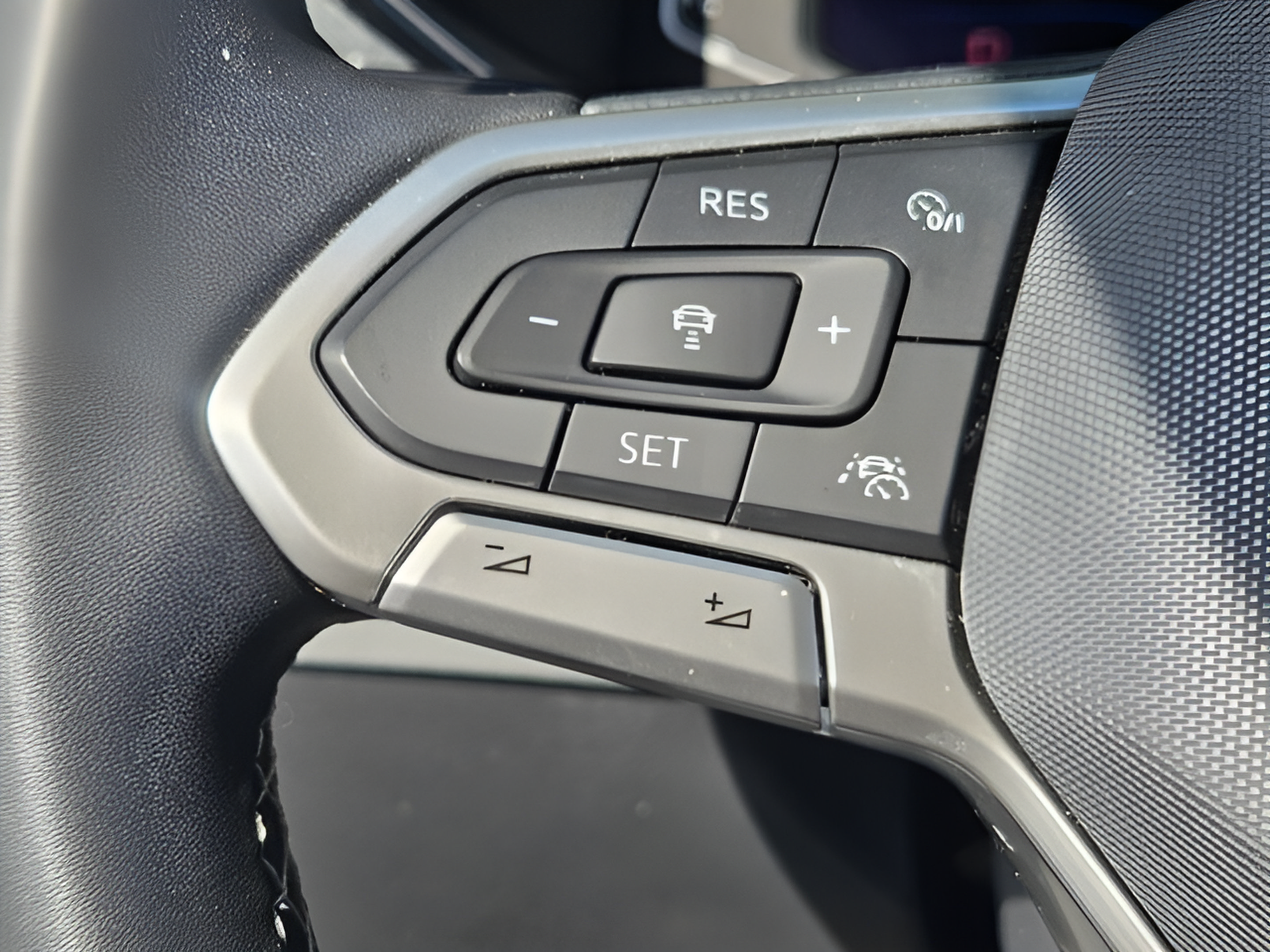 Certified 2022 Volkswagen Taos SEL AWD/4WD image 24