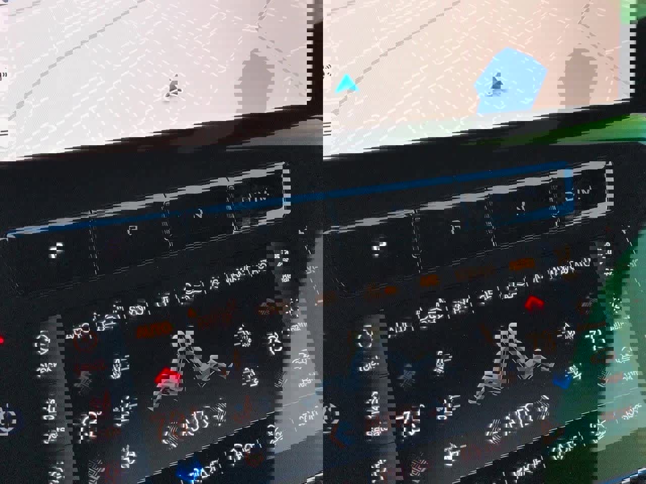 Used 2024 Maserati Grecale GT image 32