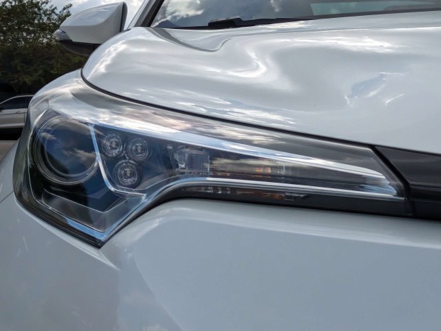 Used 2019 Toyota C-HR XLE FWD image 10