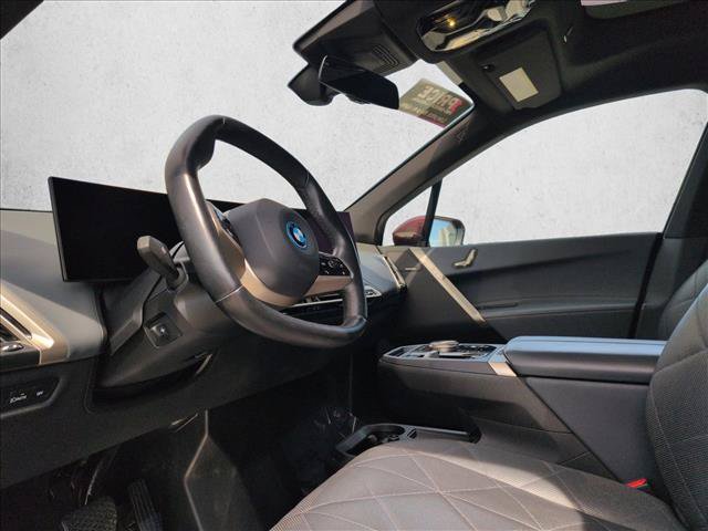 Used 2023 BMW iX xDrive50 w/ Sport Package AWD/4WD image 10
